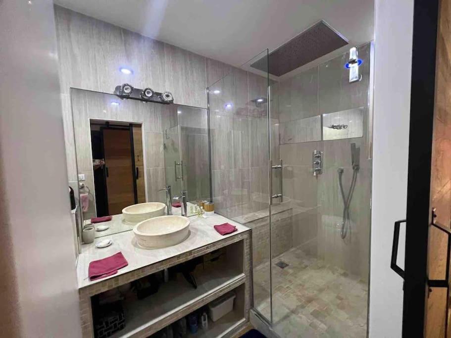 Artist Trip Apartment Paris Bagian luar foto